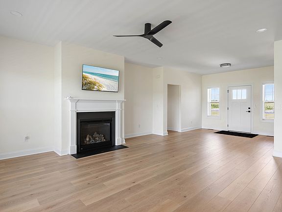 5th image of 22388 Hummingbird Rd