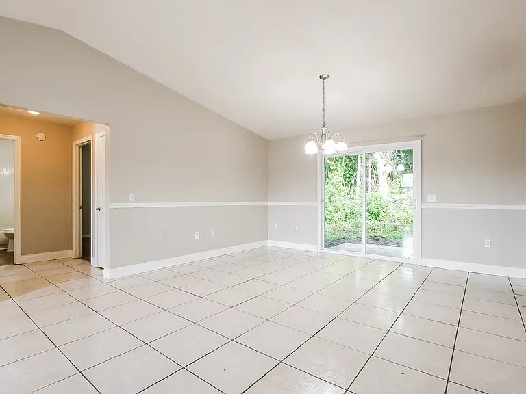 1819 E Glancy Dr — Photo 4
