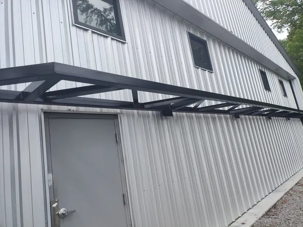 432 Slow Roll Dr, Chapmansboro, TN 37035