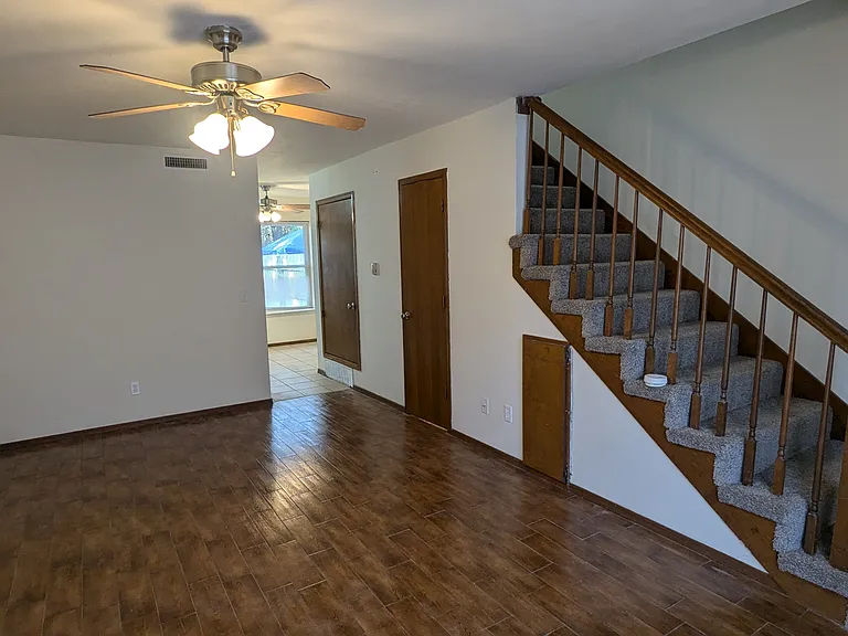 687 N Betty Jo Dr — Photo 2