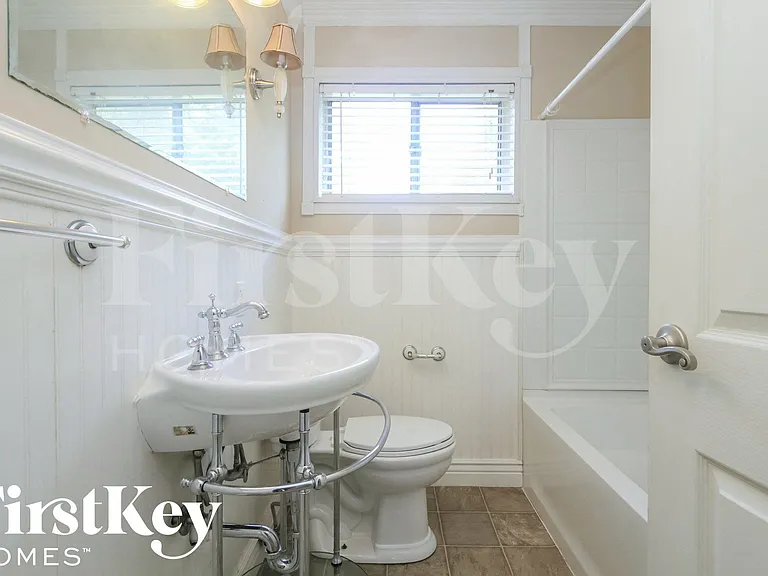 6605 W 14th St — Photo 10