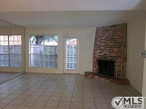 5th image of 933 Roaring Springs Rd