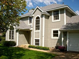 1757 Regatta Dr, Woodbury, MN 55125