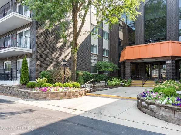 9529 Bronx Ave APT 112, Skokie, IL 60077