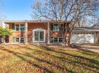 547 Golfwood Dr, Ballwin, MO