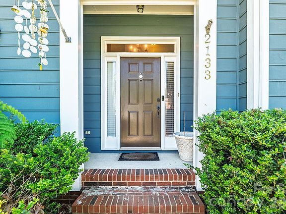 3rd image of 2133 Highland View Ln