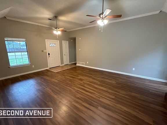 4th image of 2779 Juanita Cir W