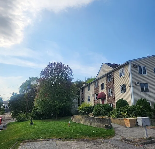 10 Nuttall Ln #3 — Photo 14
