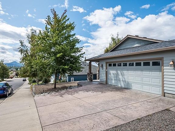 2nd image of 1053 Highlands Dr