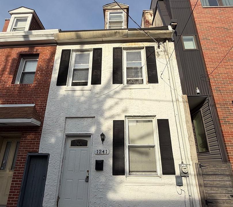 1st image of 1241 E Palmer St