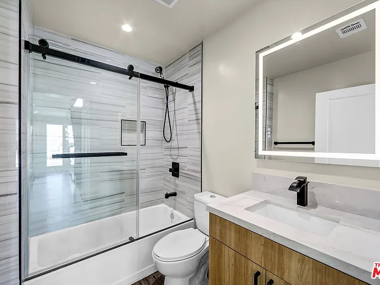 1309 N Sycamore Ave #1/2 — Photo 9