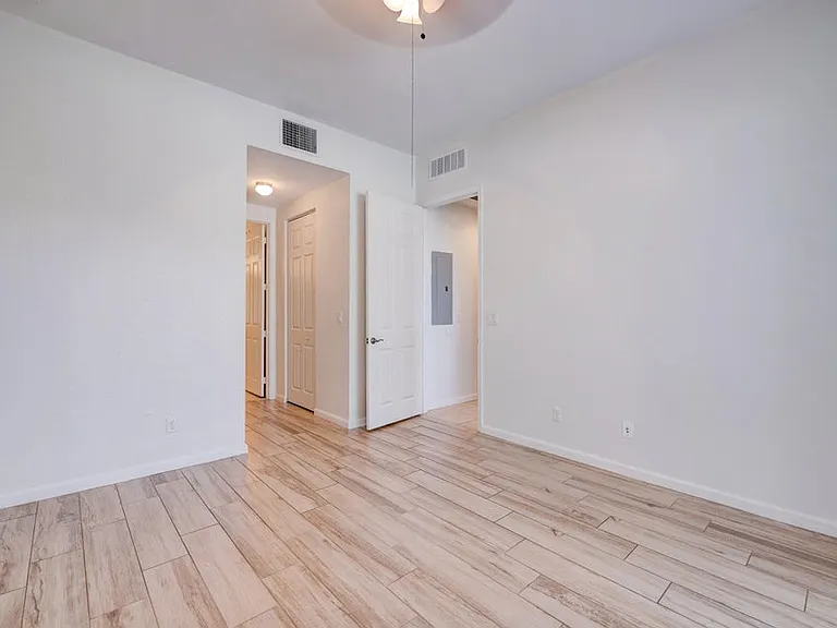 10560 SW Stephanie Way #1102 — Photo 15