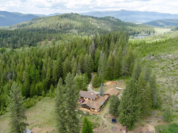 885 Kirpals Way, Sagle, ID 83860