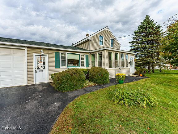 3rd image of 2045 Helderberg Ave