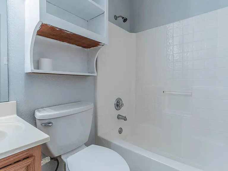 6433 Riverwater Trl — Photo 12