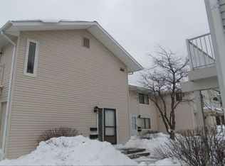 595 Eastbrooke Ln, Rochester, NY 14618