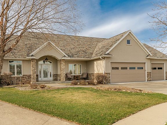 2nd image of 3501 Cameo Ln NE