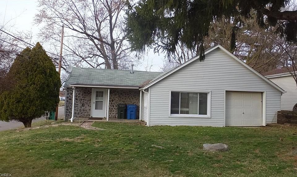 1st image of 1321 Benton St