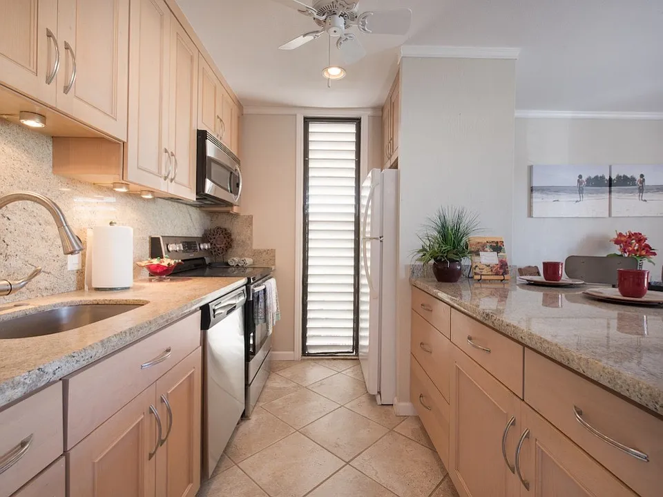 76-6246 Alii Dr #241