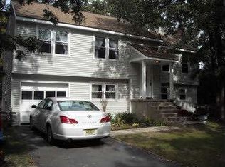 2001 Magnolia Ln, Mays Landing, NJ 08330