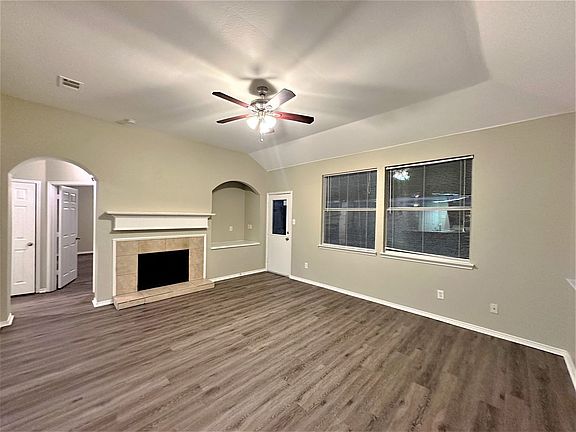 5th image of 3729 Sunset Hills Dr