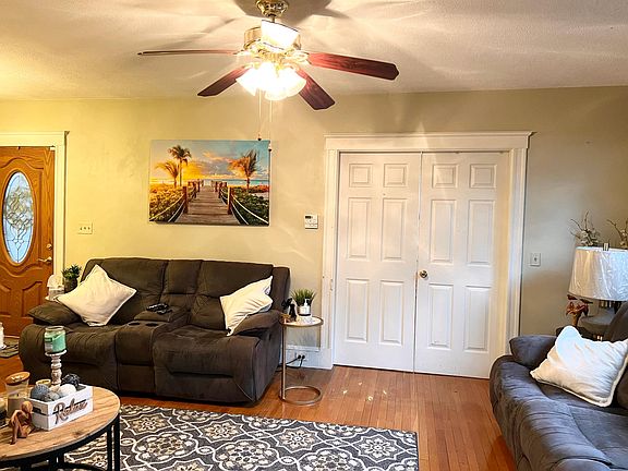 4th image of 8 Liberty Ln Floor 1