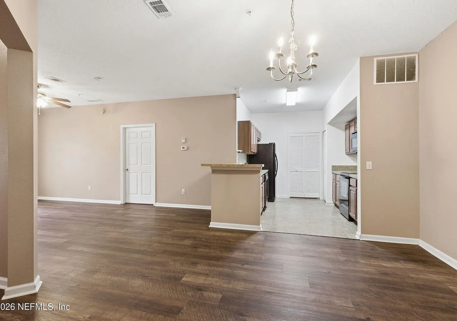 Ground Floor 2 bedroom 2 bathroom Condo in Gated Community with Amenities — Photo 4