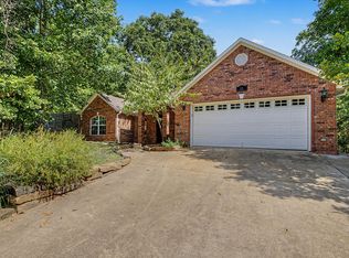 11 Cresswell Ln, Bella Vista, AR 72714