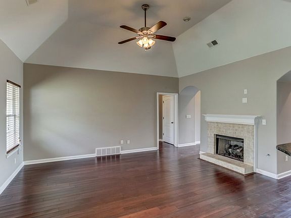 3rd image of 10186 Delafield Ave