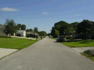 661 Brisbane St NE, Palm Bay, FL 32907