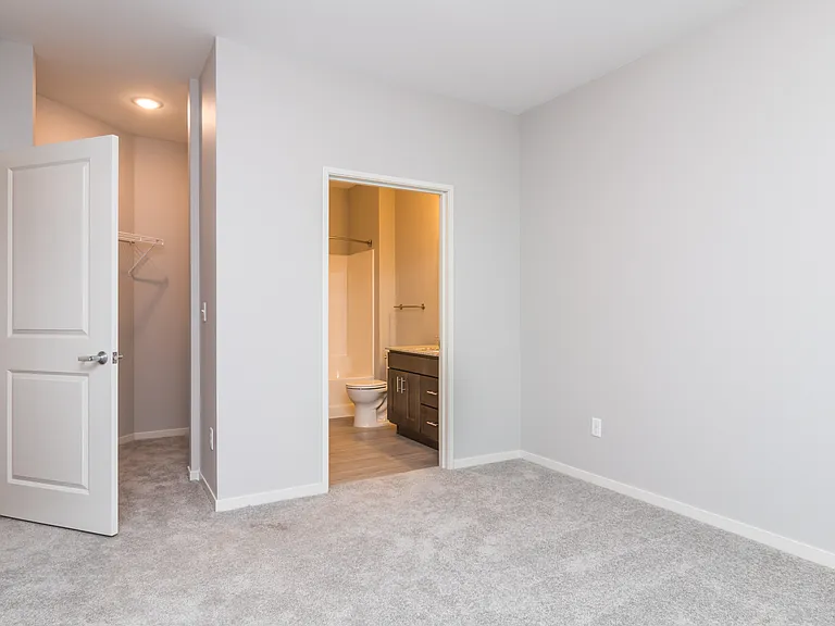 2 bd, 2 bt
D Unit - Corner 2 bd, 2 bt
D Unit - Corner