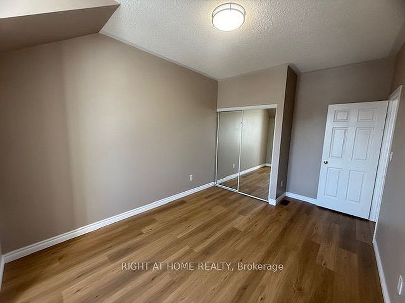 Burlington House for rent - 3 Bedrooms — photo 13