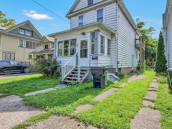 5th image of 105 Spring St