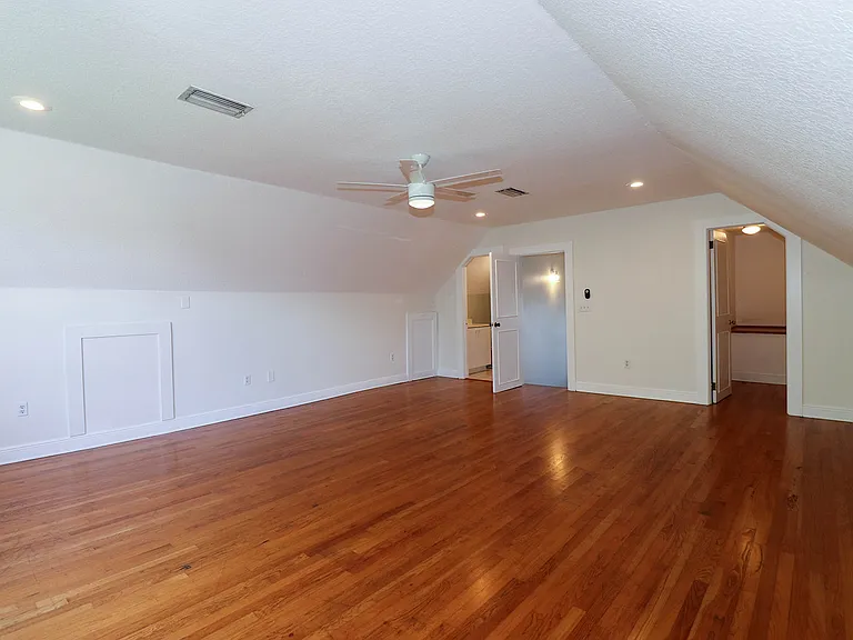 203 16th St W #203 — Photo 25