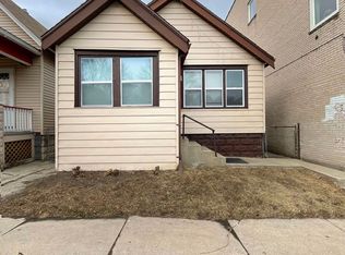 422 E Locust St, Milwaukee, WI 53212