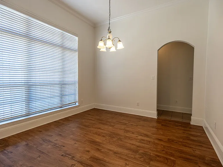 101 Normandy St — Photo 3