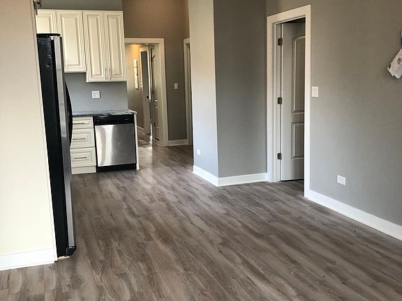3rd image of 3125 W Arthington St #2