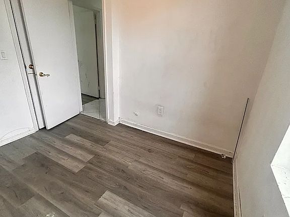 4th image of 56 Glenwood Ave APT 5