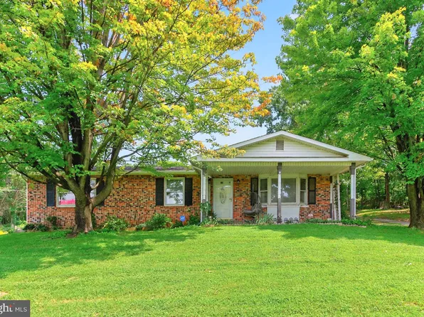 412 Chestnut Hill Rd, Harpers Ferry, WV 25425