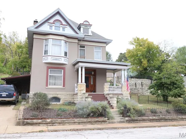 310 Boyd St, De Soto, MO 63020