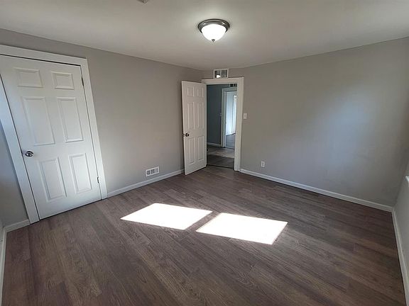 3rd image of 16881 Lawton St