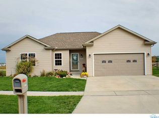 6556 Alexander Dr, Walbridge, OH 43465