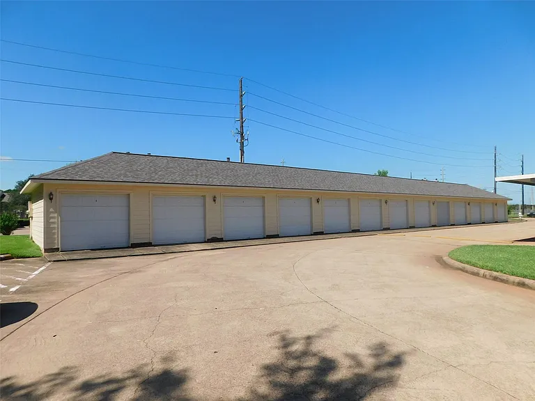 2710 Grants Lake Blvd #J2 — Photo 2