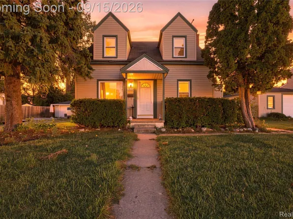 32440 Donnelly St, Garden City, MI 48135