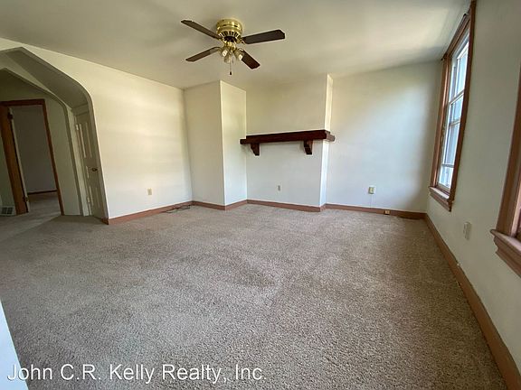 2nd image of 305 S Fairmount St #3