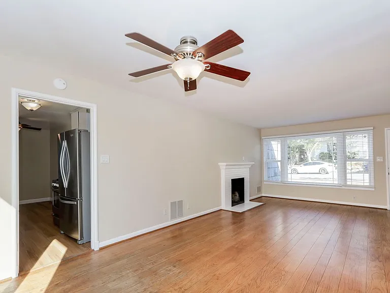 320 La Casa Ave — Photo 9