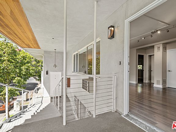 3rd image of 8555 Sherwood Dr APT 6