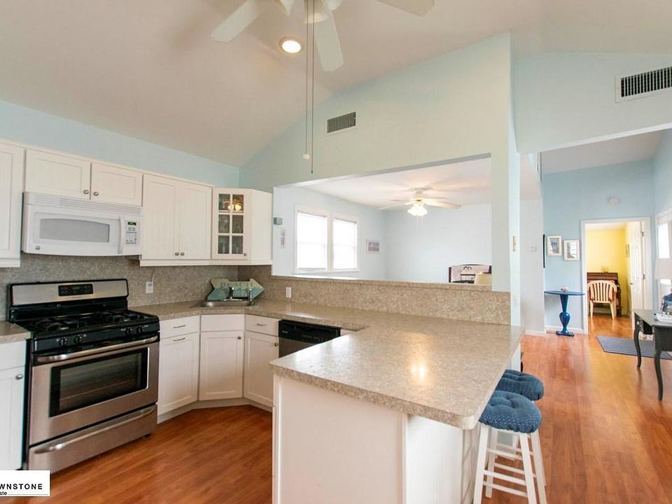 1st image of 21702 Breezy Point Blvd #521