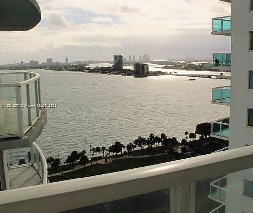 3rd image of 1900 N Bayshore Dr APT 1703