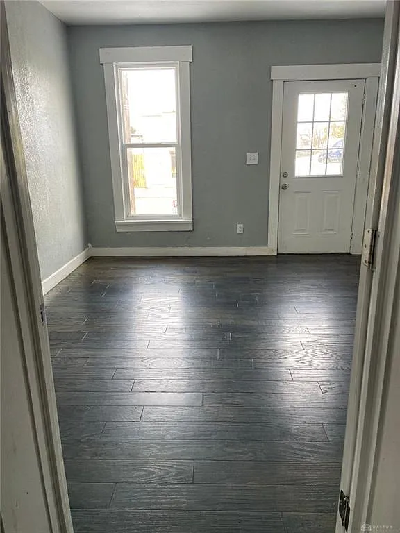 3 bed, 1.0 bath, 2240 sqft, $1,200 — Photo 3